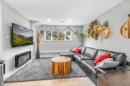 Entry Foyer Photo of 6346 183 Street, Surrey, BC