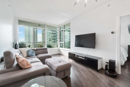 1006 3557 Sawmill Crescent, Vancouver, BC, Vancouver — Apartment/Condo for sale
