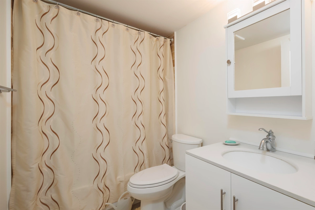 Basement Recreation Room Photo of 1001 2012 Fullerton Avenue, North Vancouver, BC