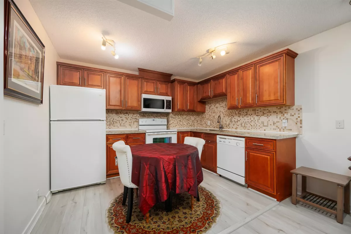 Bedroom 2 Photo of 1001 2012 Fullerton Avenue, North Vancouver, BC