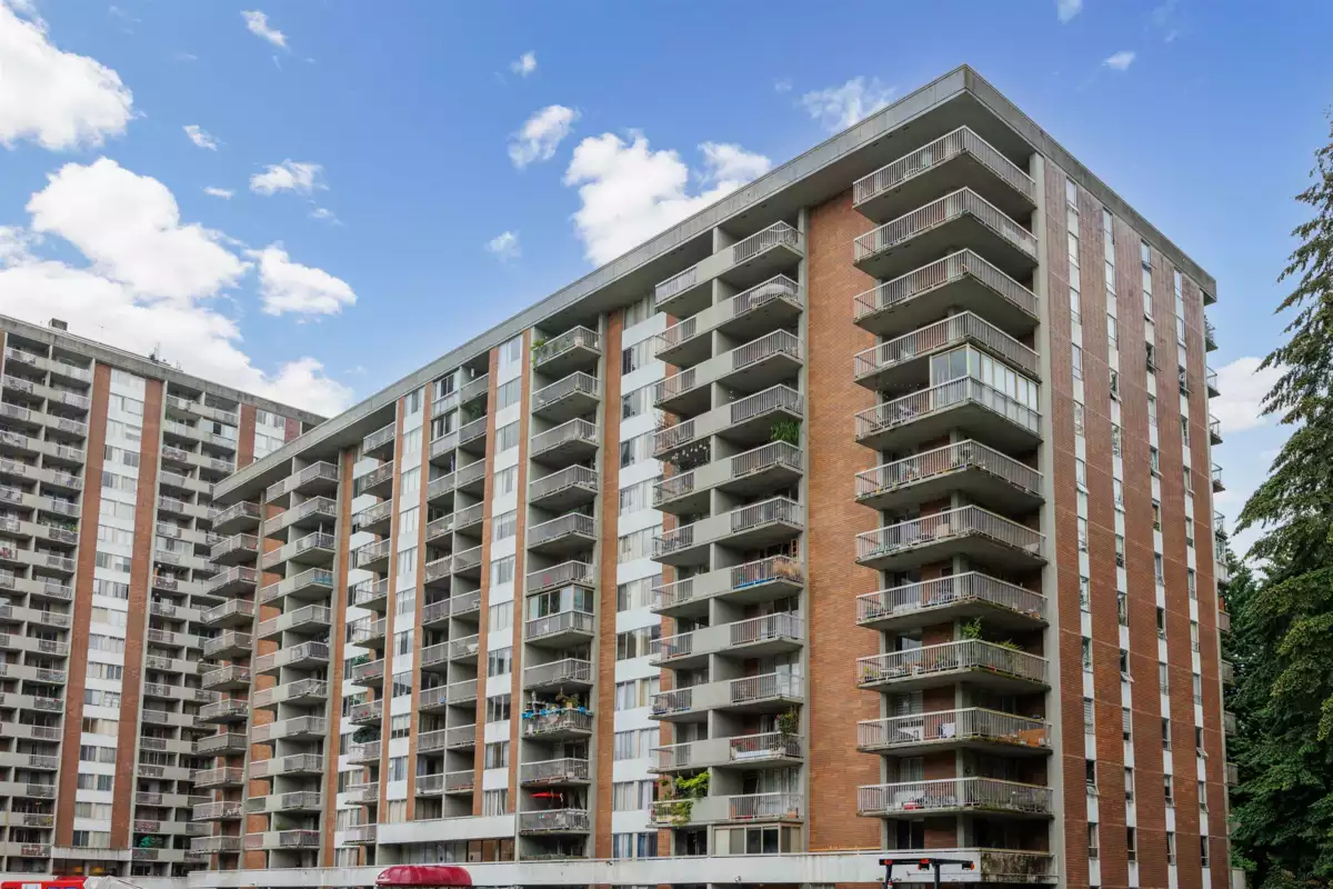Exterior Front Photo of 1001 2012 Fullerton Avenue, North Vancouver, BC