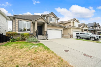 27138 35 Avenue, Langley, BC, Langley — Single Family Residence for sale