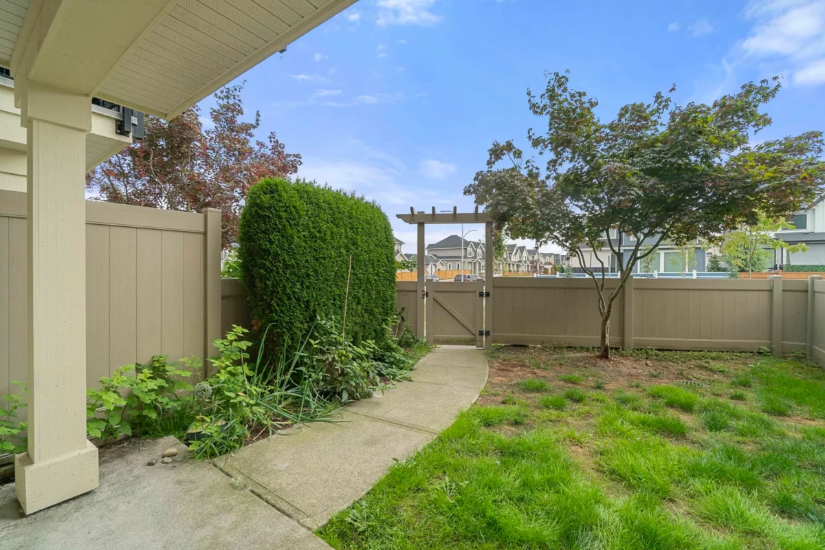 Powder Room Photo of 104 19525 73 Avenue, Surrey, BC
