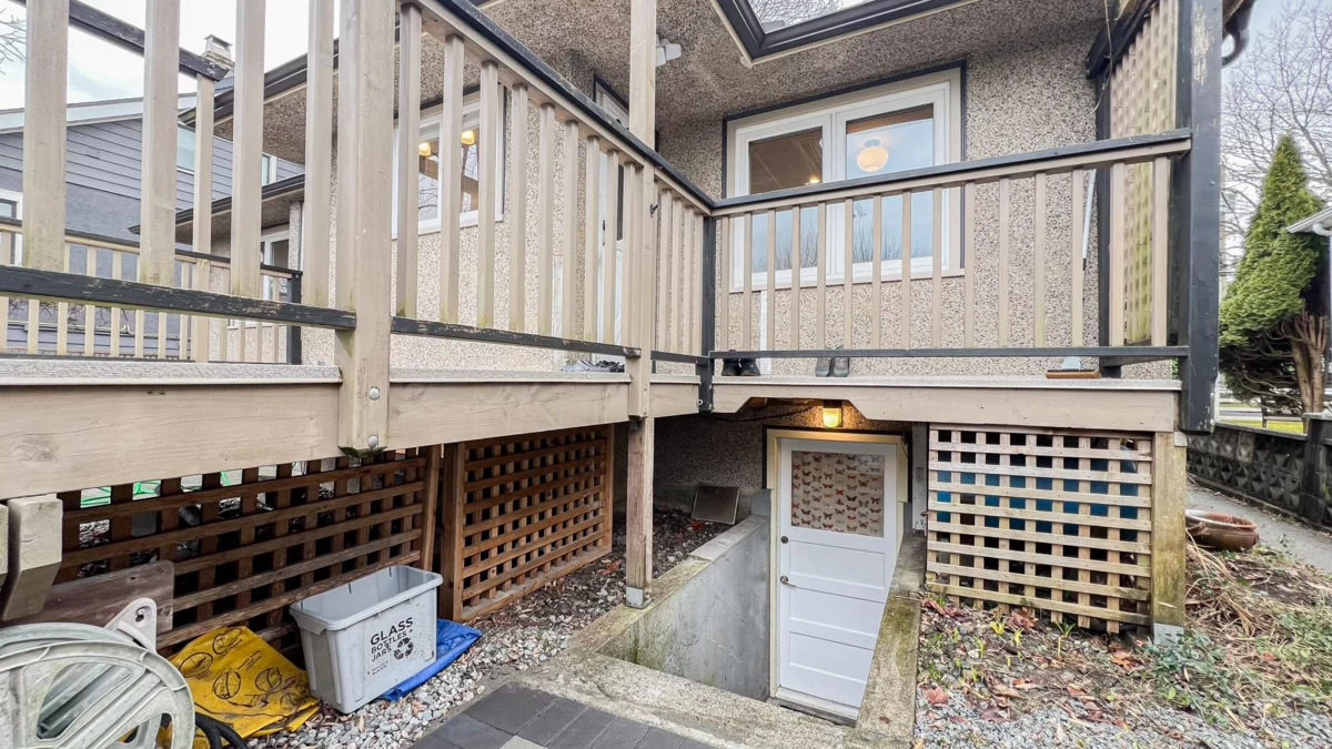 Powder Room Photo of 1165 E 26th Avenue, Vancouver, BC