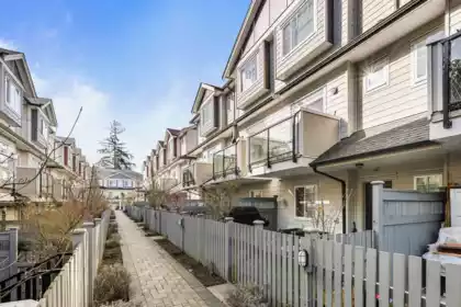 49 13898 64 Avenue, Surrey, BC, Surrey — Townhouse for sale