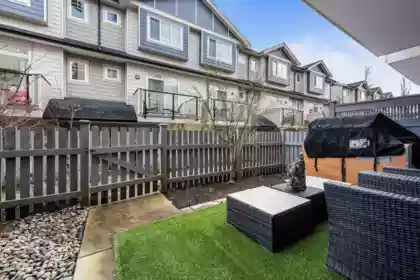 49 13898 64 Avenue, Surrey, BC, Surrey — Townhouse for sale