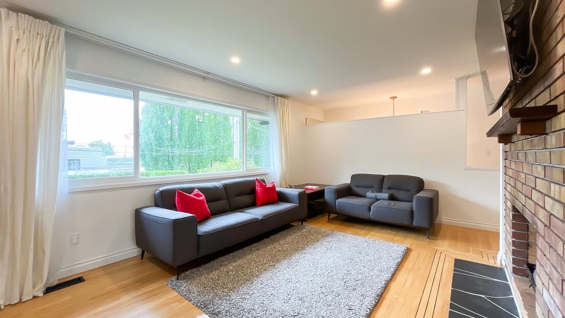 Dining Area Photo of 316 W Queens Road, North Vancouver, BC