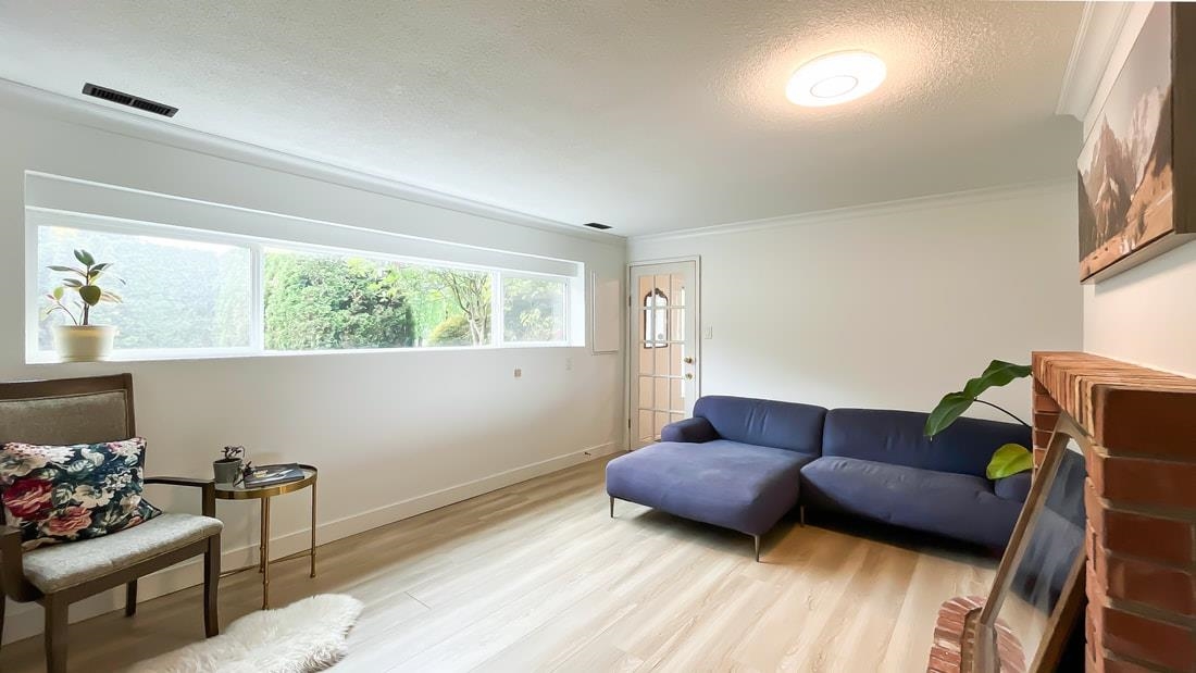 Front Yard Photo of 316 W Queens Road, North Vancouver, BC