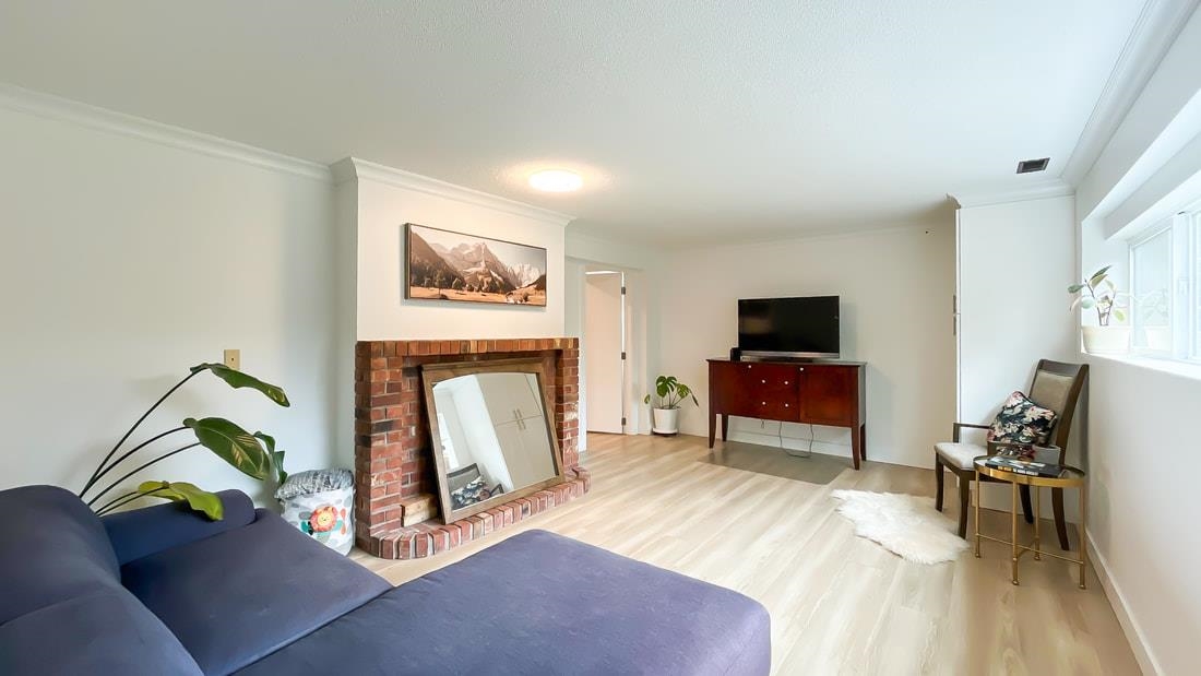 Outdoor Deck Photo of 316 W Queens Road, North Vancouver, BC