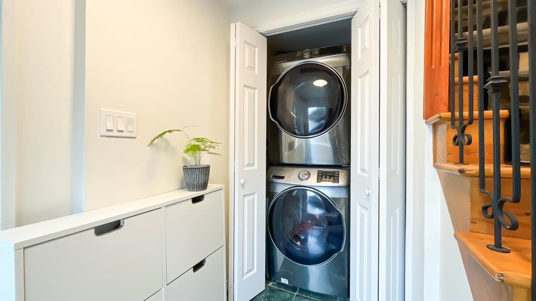 Outdoor Patio Photo of 316 W Queens Road, North Vancouver, BC