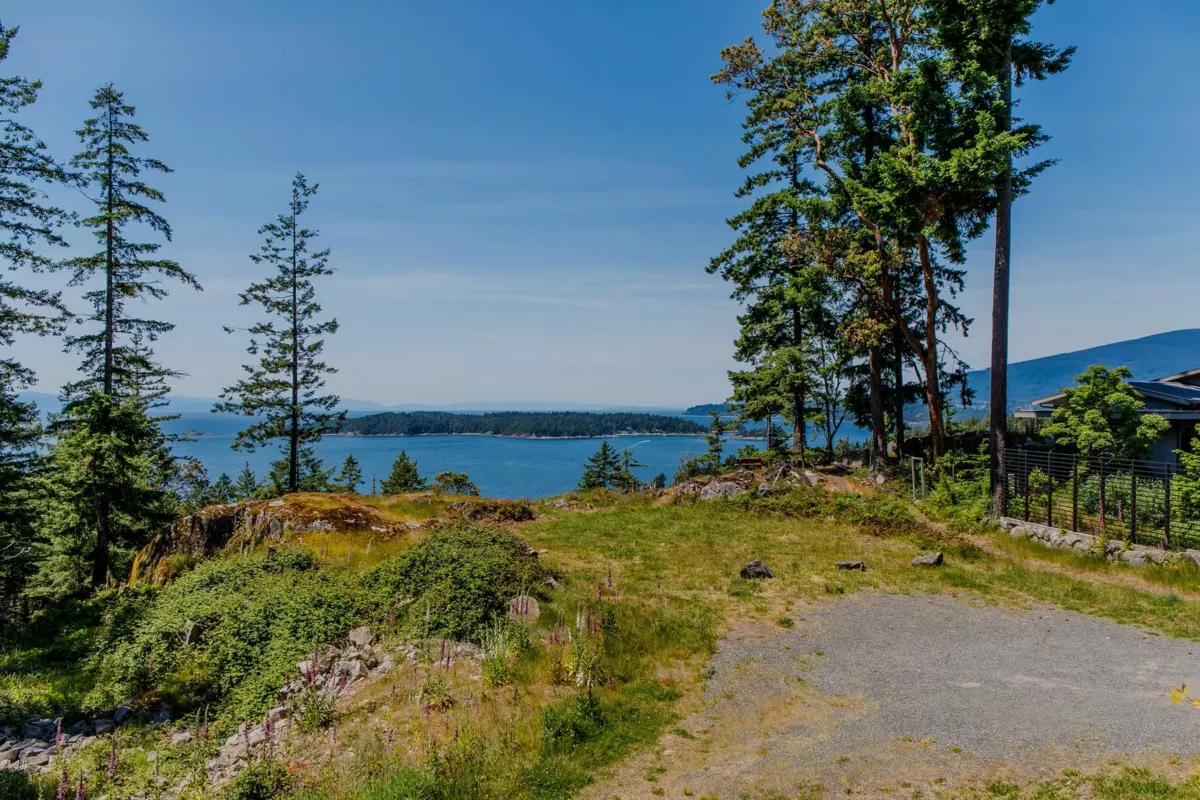 Dining Area Photo of 1673 Evergreen Lane, Bowen Island, BC
