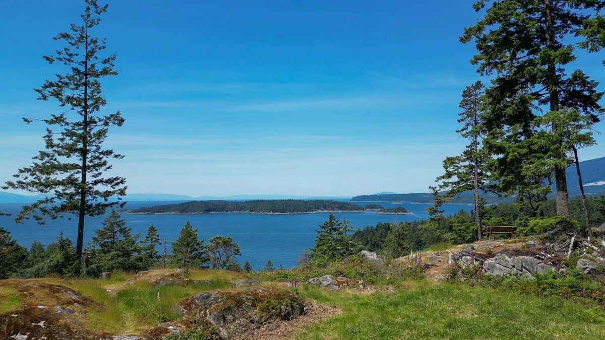 Guest Bathroom Photo of 1673 Evergreen Lane, Bowen Island, BC