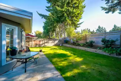 Kitchen Photo of 12580 Harrison Avenue, Richmond, BC