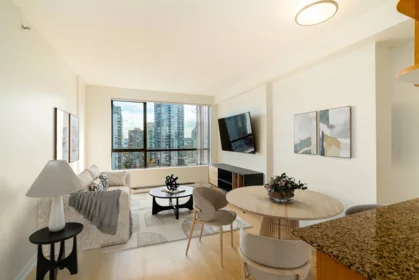 1704 1189 Howe Street, Vancouver, BC, Vancouver — Apartment/Condo for sale
