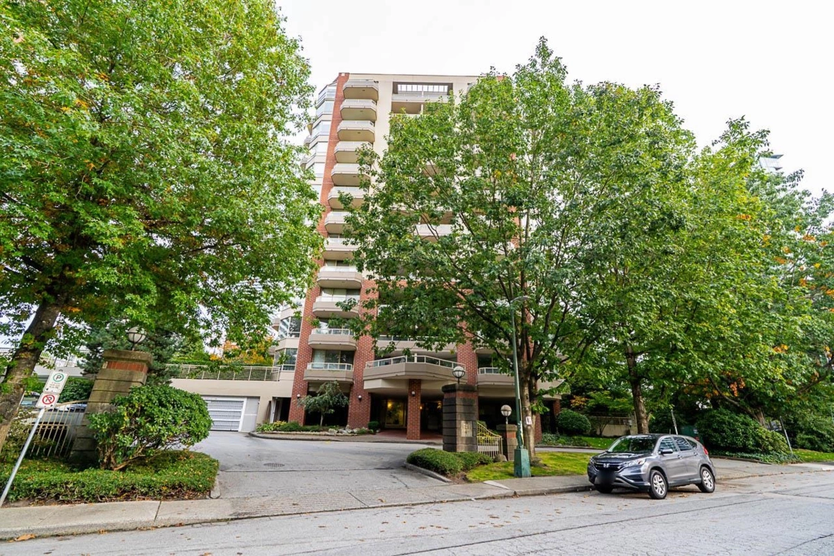 Living Room Photo of 402 728 Farrow Street, Coquitlam, BC
