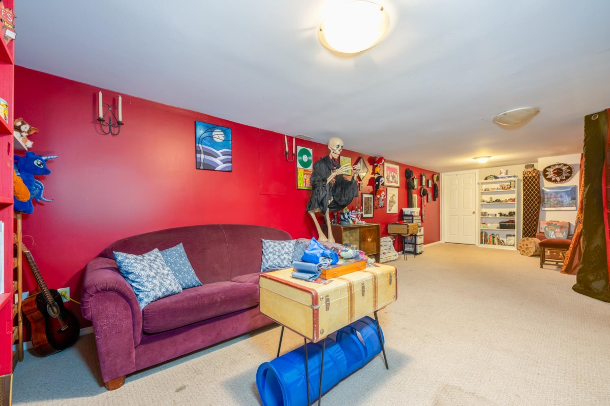 Garage Interior Photo of 470 W 46th Avenue, Vancouver, BC