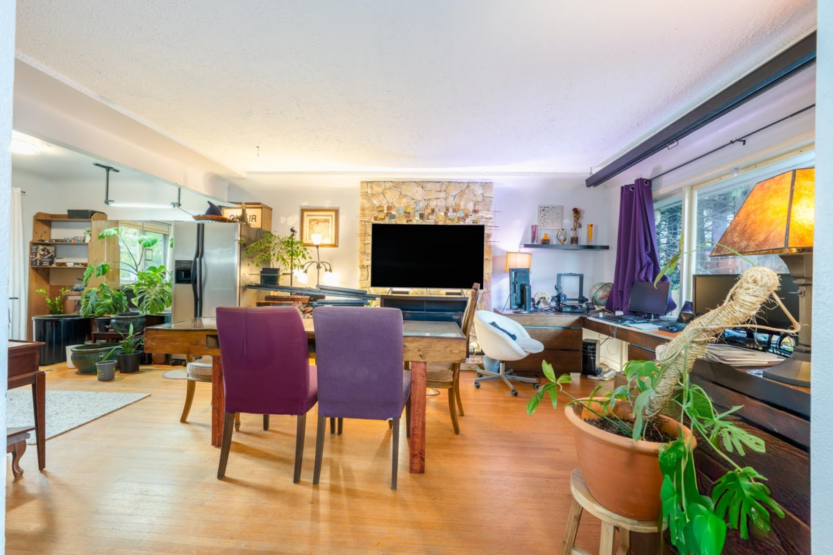 Living Room Photo of 470 W 46th Avenue, Vancouver, BC