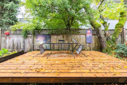 Front Yard Photo of 470 W 46th Avenue, Vancouver, BC