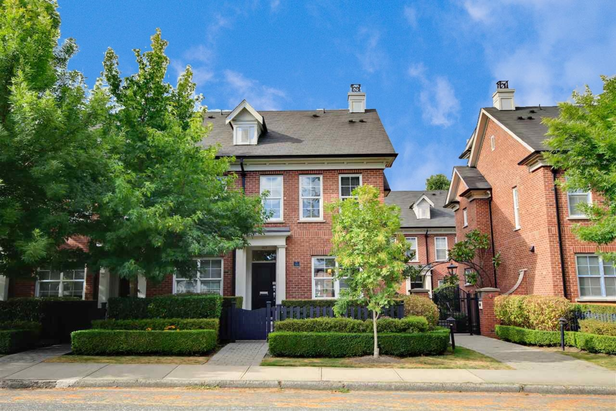 Exterior Front Photo of 765 W 42nd Avenue, Vancouver, BC