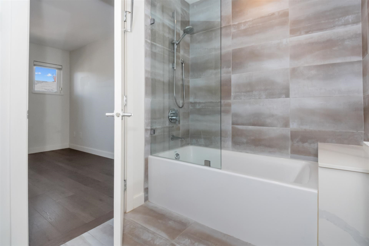 Kitchen Island Photo of 765 W 42nd Avenue, Vancouver, BC