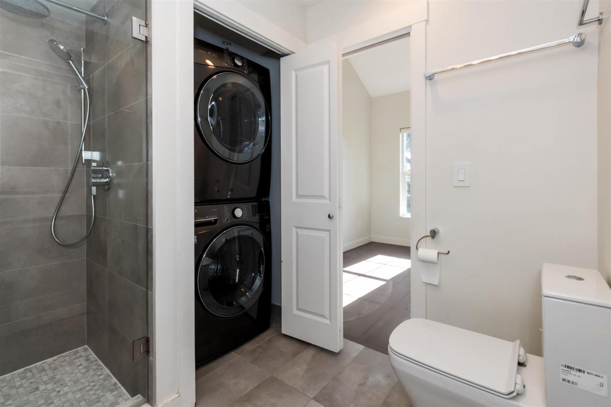 Primary Bathroom Photo of 765 W 42nd Avenue, Vancouver, BC