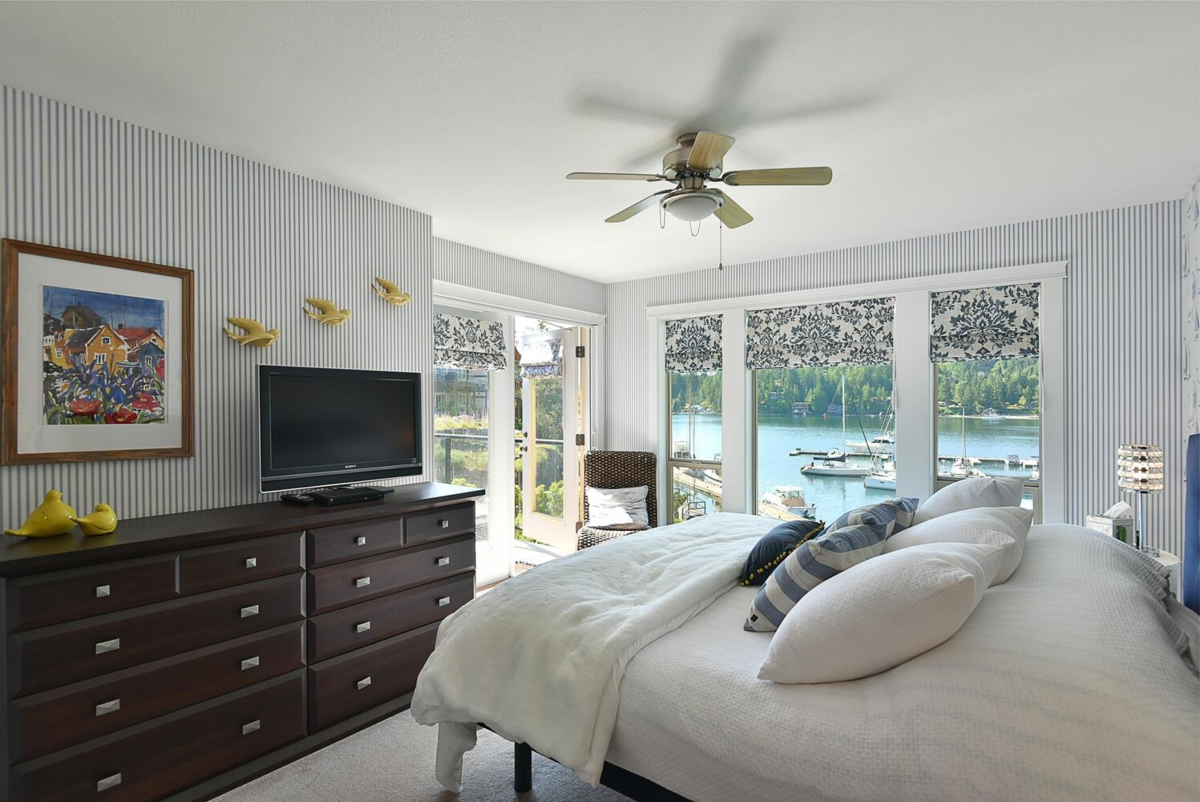 Hallway Photo of 52 4622 Sinclair Bay Road, Garden Bay, BC