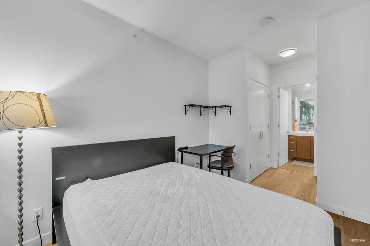 Entry Foyer Photo of 1005 9080 University Crescent, Burnaby, BC