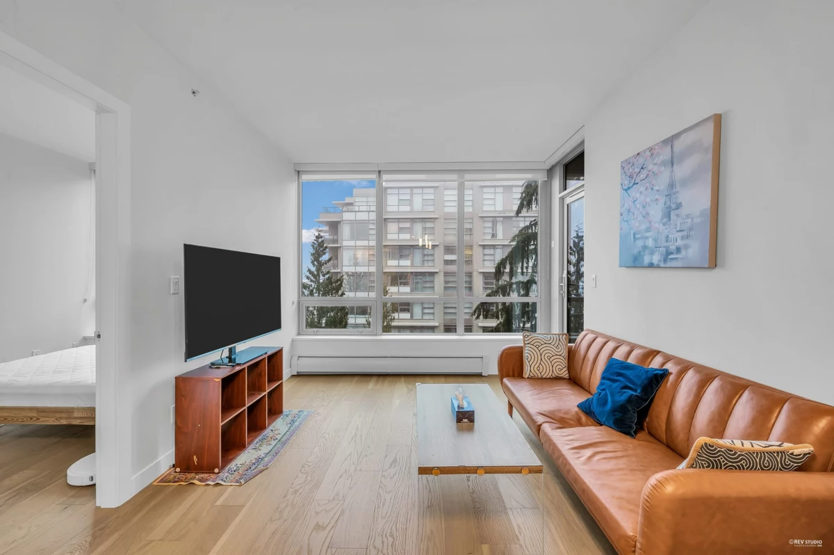 Guest Bathroom Photo of 1005 9080 University Crescent, Burnaby, BC