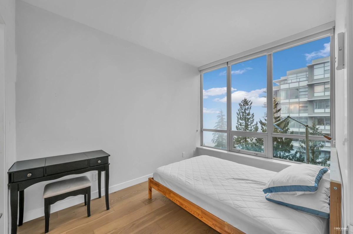 Office / Den Photo of 1005 9080 University Crescent, Burnaby, BC