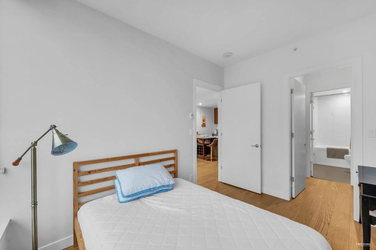 Powder Room Photo of 1005 9080 University Crescent, Burnaby, BC