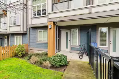 Backyard Photo of 102 15170 60 Avenue, Surrey, BC