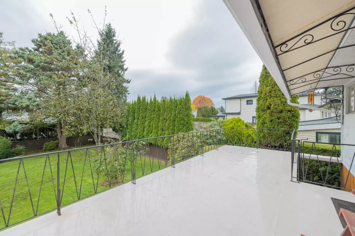 Garage Interior Photo of 10921 142a Street, Surrey, BC