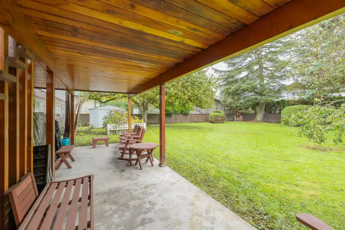 Hot Tub / Spa Photo of 10921 142a Street, Surrey, BC