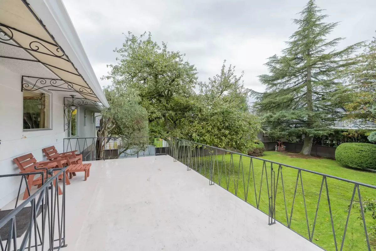 Outdoor Deck Photo of 10921 142a Street, Surrey, BC