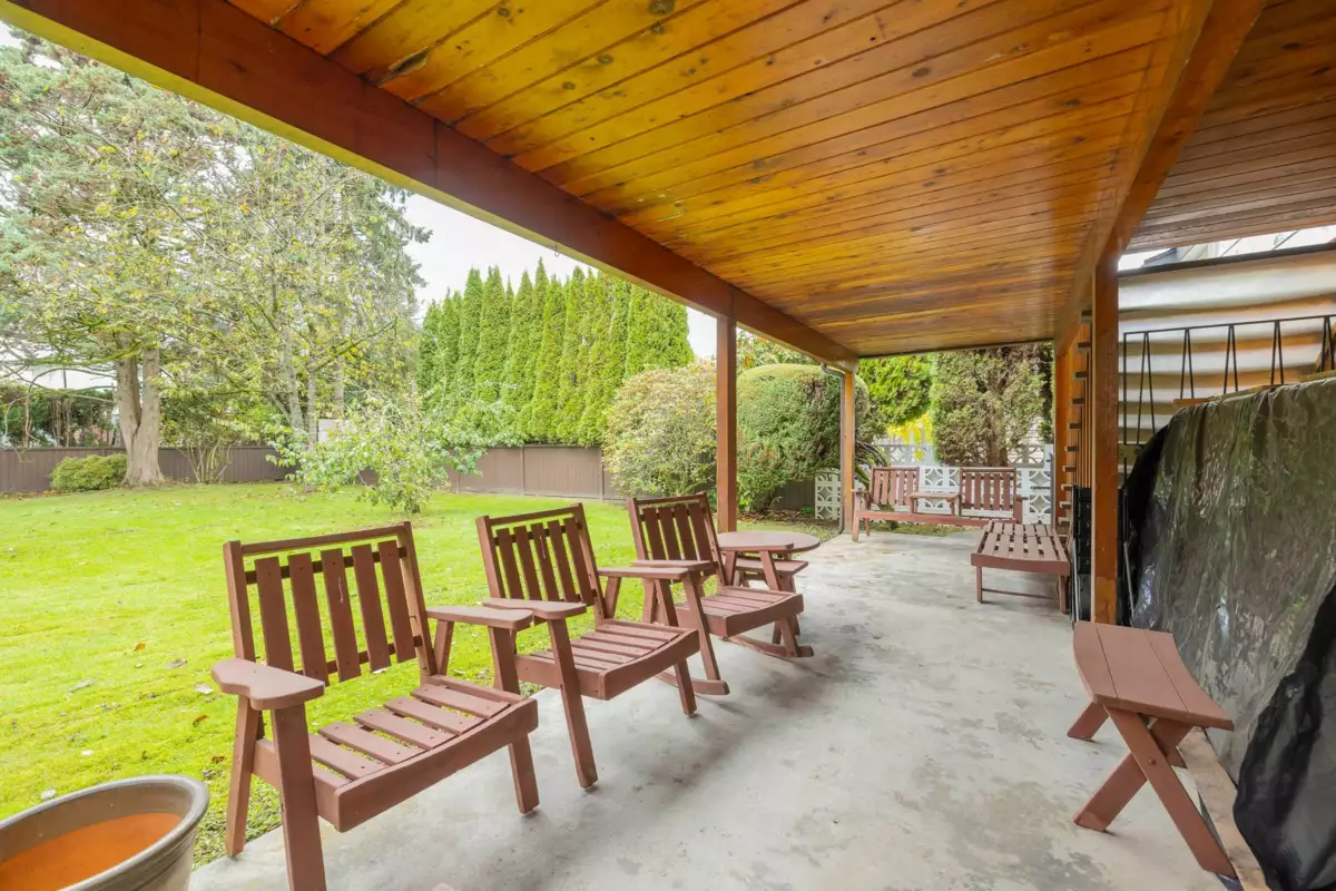 Swimming Pool Photo of 10921 142a Street, Surrey, BC