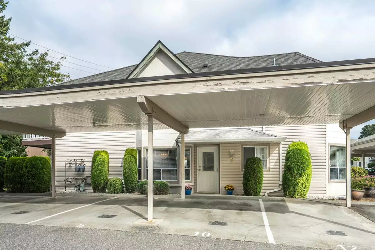 Exterior Front Photo of 5 3380 Gladwin Road, Abbotsford, BC