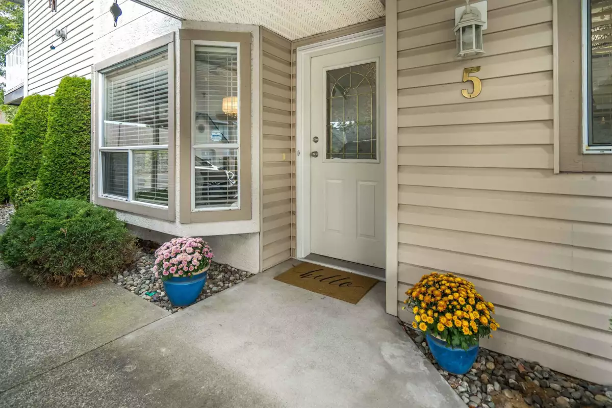 Family Room Photo of 5 3380 Gladwin Road, Abbotsford, BC