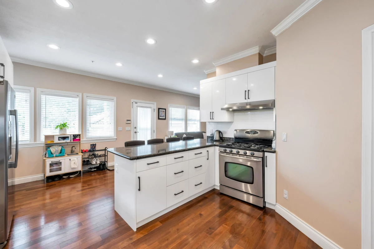 Breakfast Nook Photo of 6271 Arlington Street, Vancouver, BC
