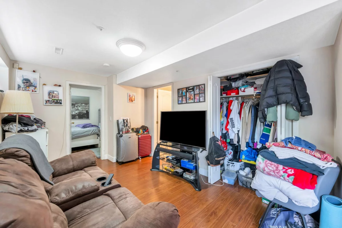 Front Yard Photo of 6271 Arlington Street, Vancouver, BC