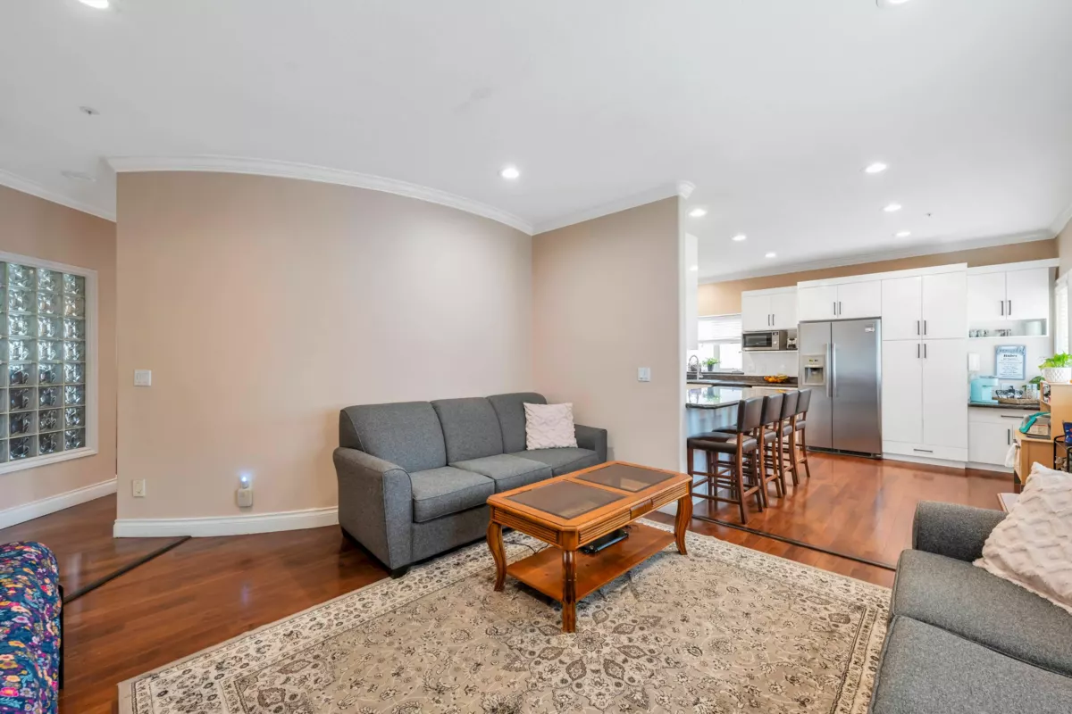 Walk-In Closet Photo of 6271 Arlington Street, Vancouver, BC