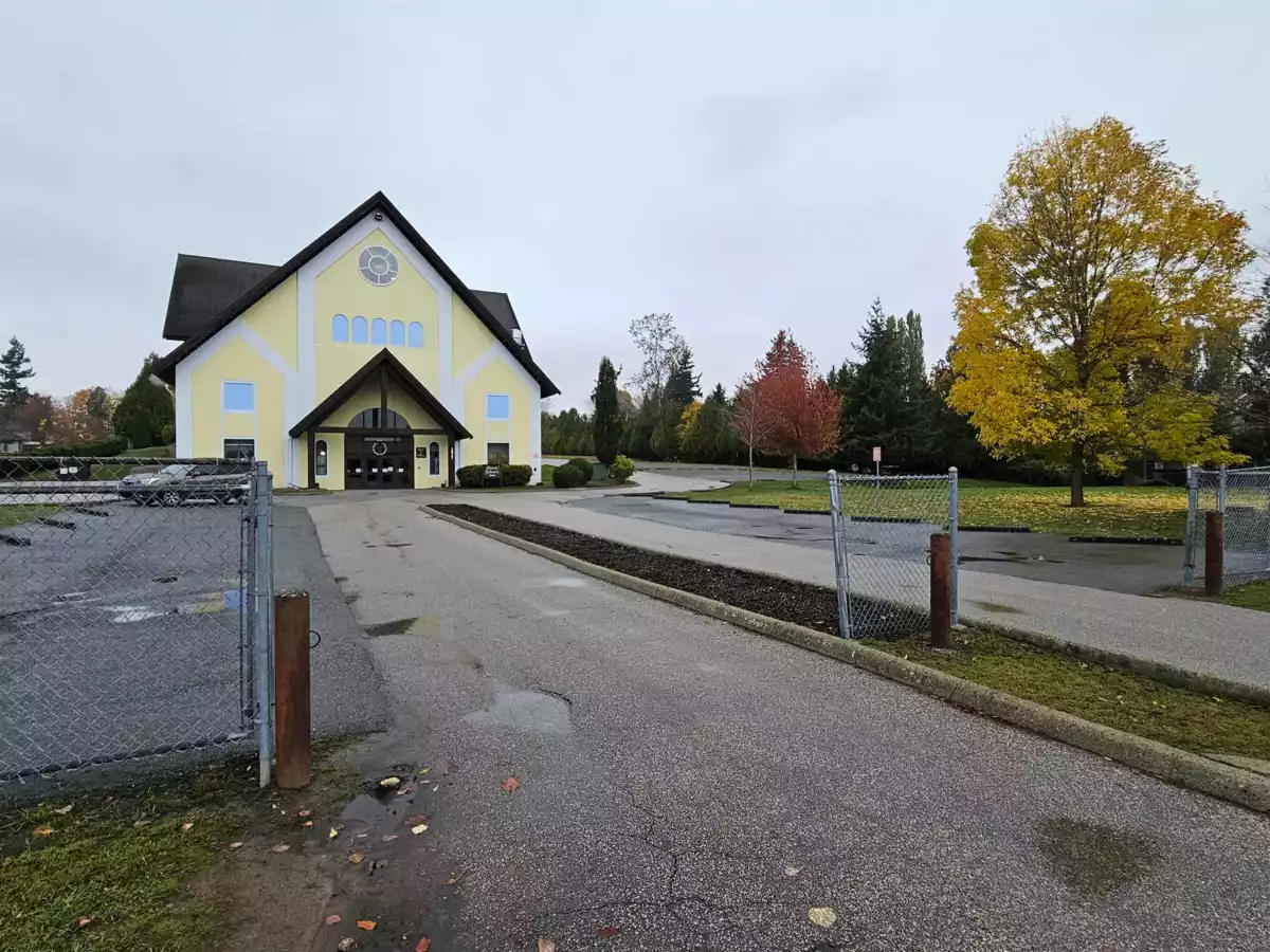 Entry Foyer Photo of 255 27411 28 Avenue, Langley, BC
