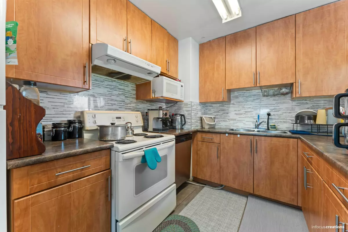 Guest Bathroom Photo of 23311 Westminster Highway, Richmond, BC