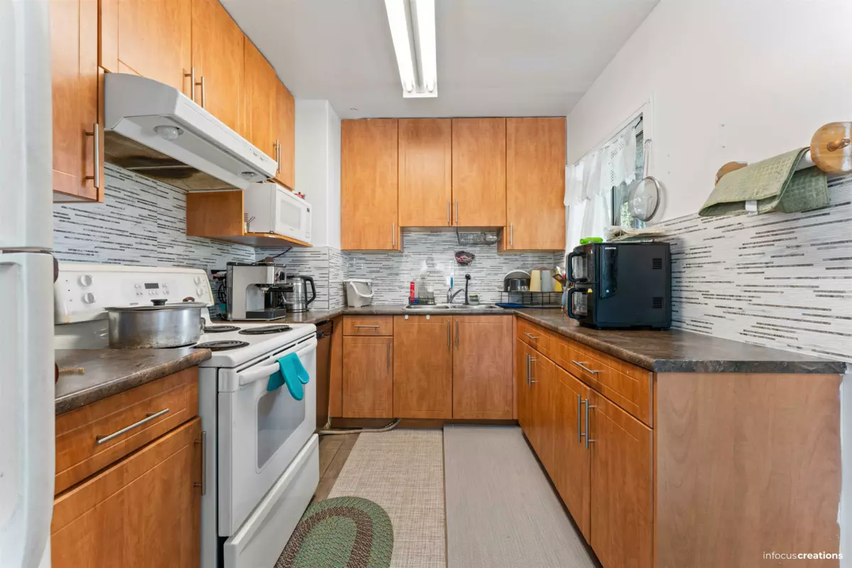Powder Room Photo of 23311 Westminster Highway, Richmond, BC