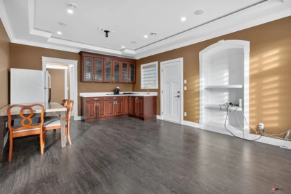 Entry Foyer Photo of 14921 90 Avenue, Surrey, BC