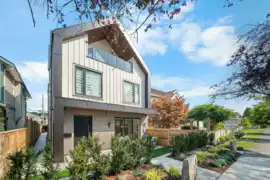 1 3563 E 25th Avenue, Vancouver, BC