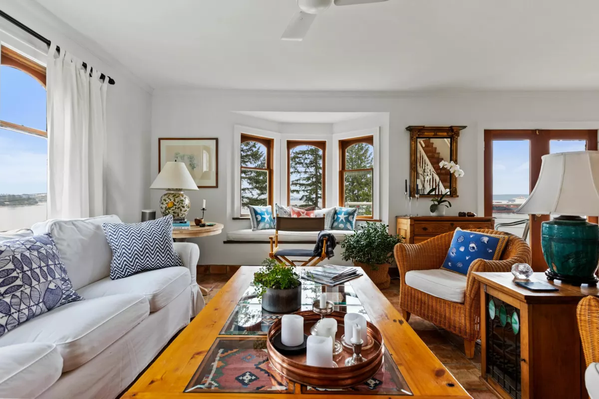 Walk-In Closet Photo of 3615 Sunset Lane, West Vancouver, BC