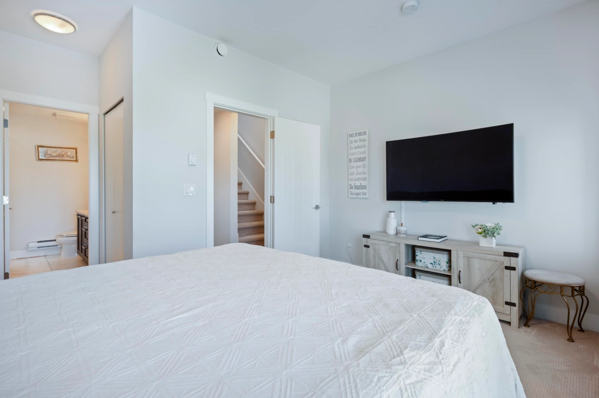 Basement Recreation Room Photo of 20 16337 23a Avenue, Surrey, BC