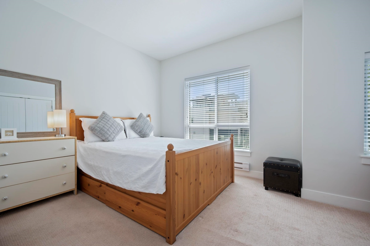 Entry Foyer Photo of 20 16337 23a Avenue, Surrey, BC