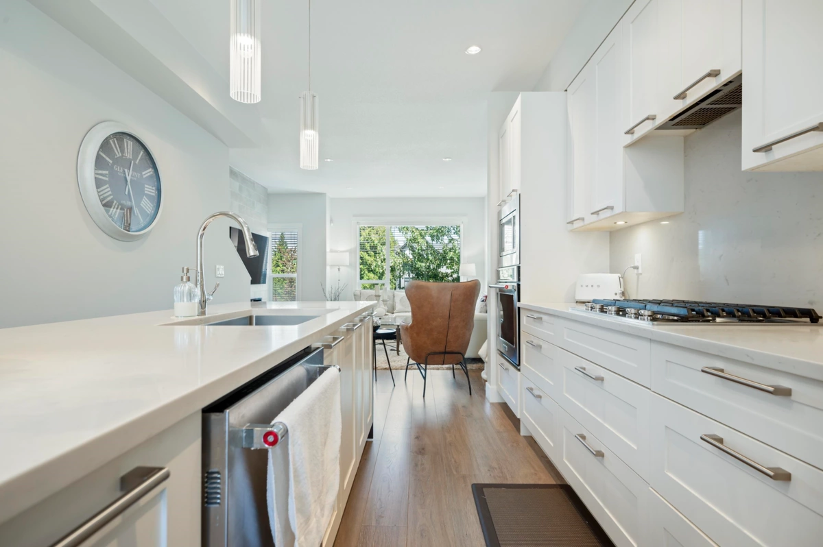 Family Room Photo of 20 16337 23a Avenue, Surrey, BC