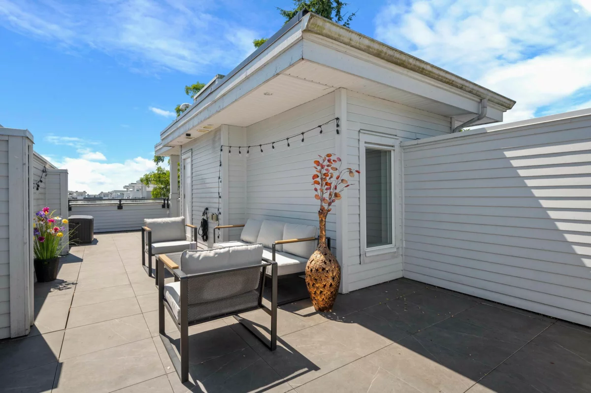 Front Yard Photo of 20 16337 23a Avenue, Surrey, BC